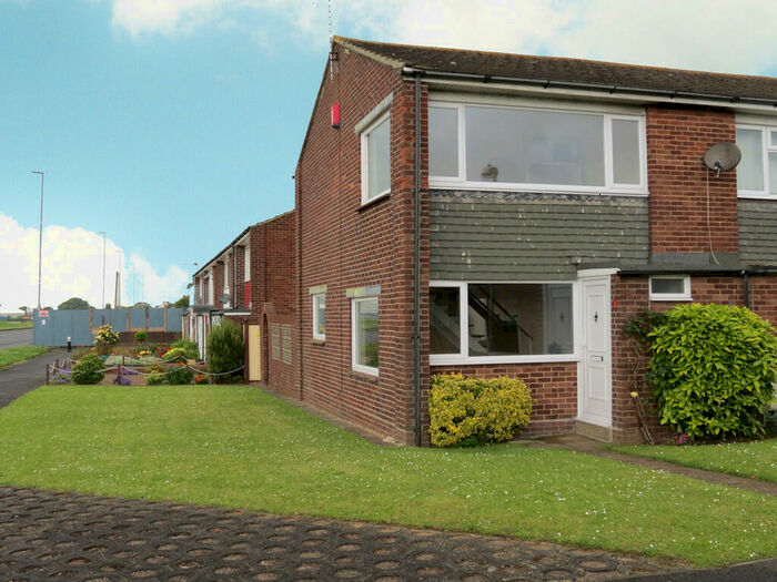 2 Bedroom End Of Terrace House To Rent In Paddock Walk, Watersedge Park, PO6