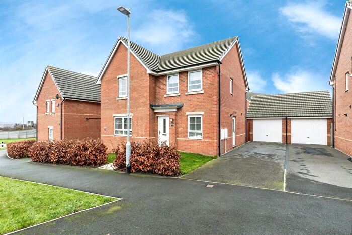 4 Bedroom Detached House For Sale In Perry Way, Morley, Leeds, LS27