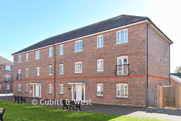 2 Bedroom Flat For Sale In The Boulevard, Chichester, West Sussex, PO20