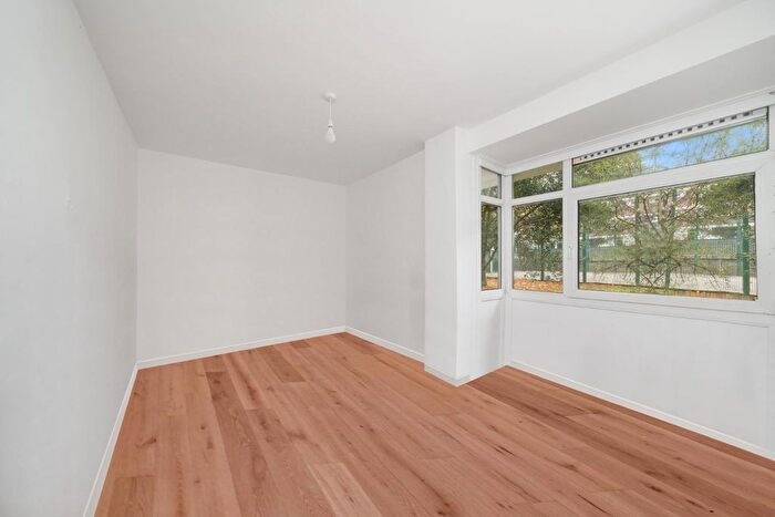 1 Bedroom Flat For Sale In Columbia Road, Shoreditch, E2