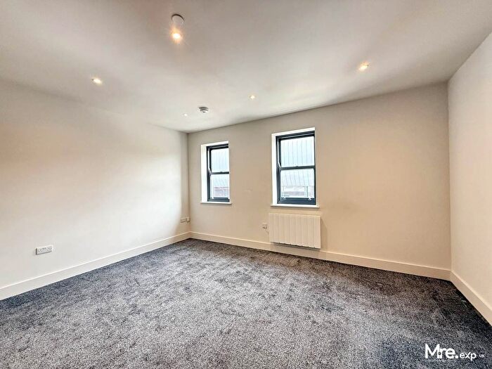 1 Bedroom Flat To Rent In Wind Street, Neath, SA11