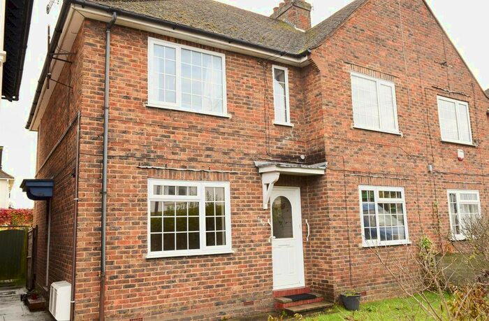 2 Bedroom Maisonette To Rent In St. Johns Hill, Sevenoaks, TN13