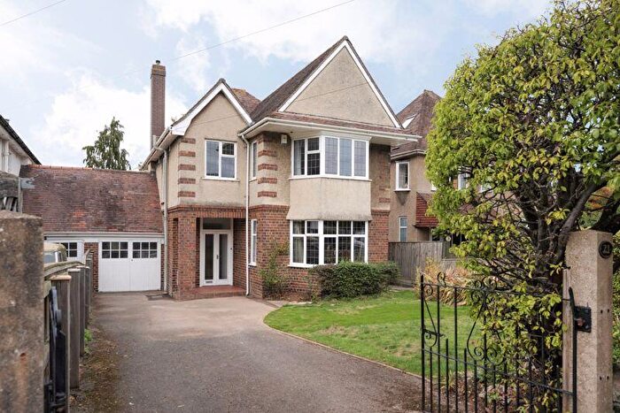 4 Bedroom Link Detached House For Sale In Rylestone Grove | Stoke Bishop, BS9