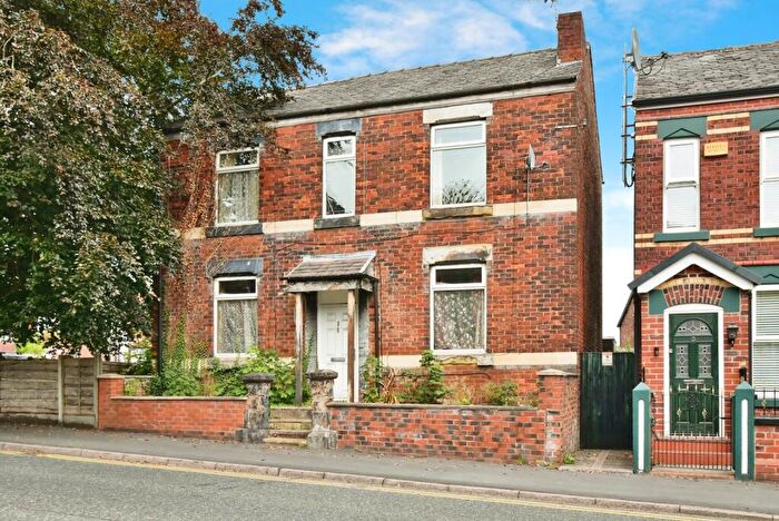 3 Bedroom Detached House For Sale In Banks Lane, Offerton, Stockport, Cheshire, SK1