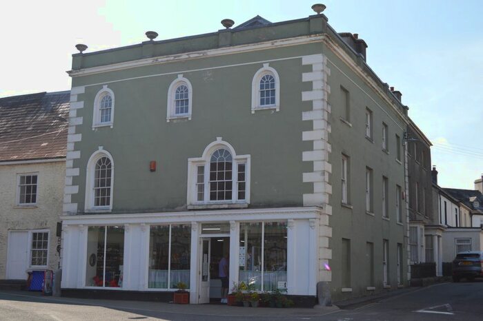 2 Bedroom Flat To Rent In The Limes, Llangadog SA19