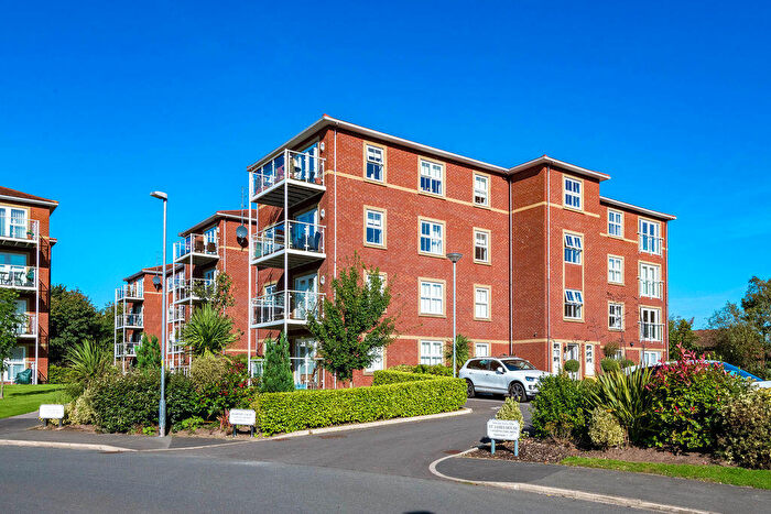 2 Bedroom Flat To Rent In Aughton Park Drive, Aughton, L39