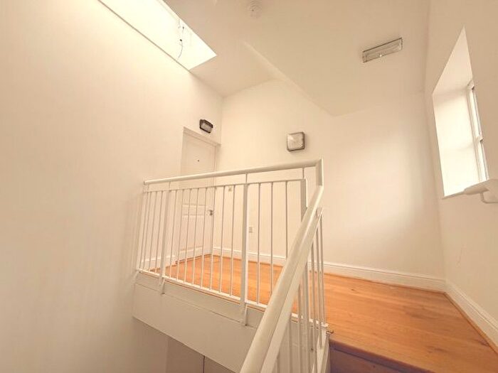 2 Bedroom Flat To Rent In Blandford Avenue, Oxford, OX2