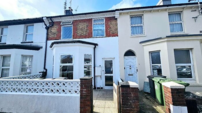 1 Bedroom Flat To Rent In Beach Road, Eastbourne, East Sussex, BN22