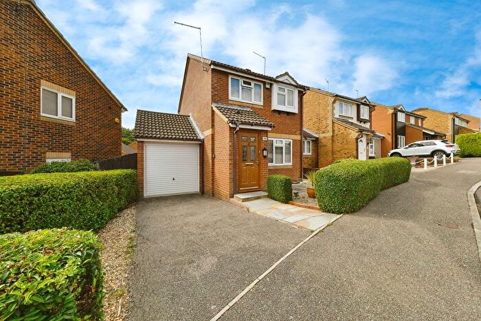 3 Bedroom Detached House For Sale In Wheatlands, Stevenage, Hertfordshire, SG2