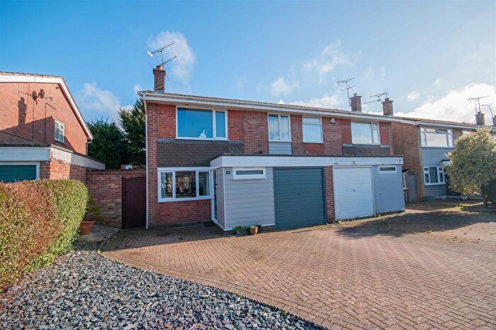 4 Bedroom Semi-Detached House For Sale In St. Andrews Road, Boreham, Chelmsford, CM3