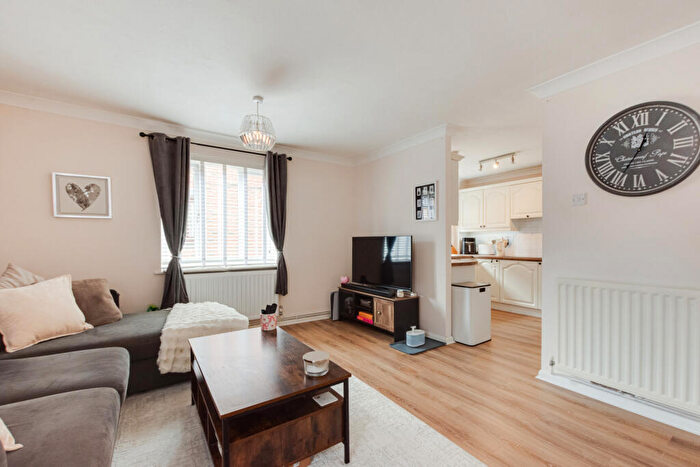 1 Bedroom Flat For Sale In Woodfall Drive, Crayford, DA1