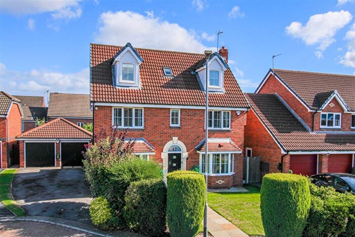 5 Bedroom Detached House For Sale In Lavery Close, Ossett, WF5