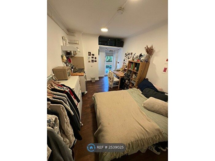 Studio To Rent In Mapesbury Lodge, London, NW2