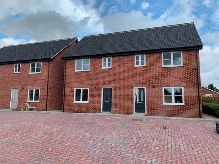 3 Bedroom Semi-Detached House To Rent In Reepham, NR10