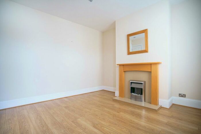 2 Bedroom End Of Terrace House To Rent In Broad Lane, Bramley, Leeds, LS13