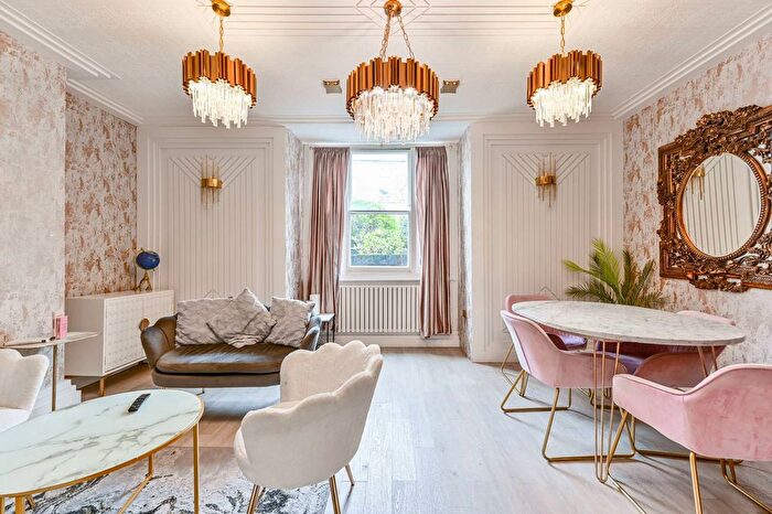 2 Bedroom Flat To Rent In Lady Somerset, Kentish Town, London, NW5