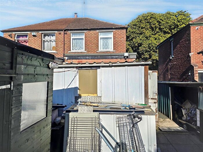 3 Bedroom Semi-Detached House For Sale In Doseley Road, Dawley, Telford, TF4