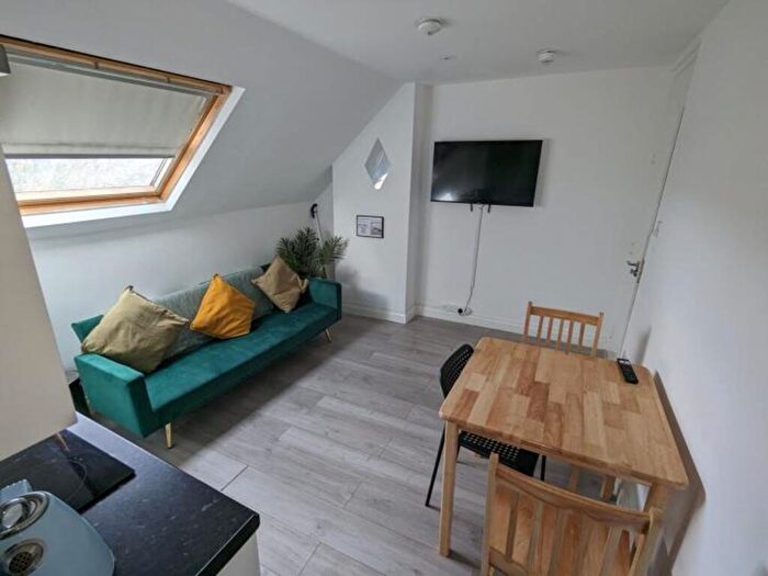 1 Bedroom Flat To Rent In Avondale Road, South Croydon, CR2