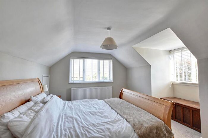 4 Bedroom Detached House For Sale In Oast House Road, Icklesham, Winchelsea, TN36