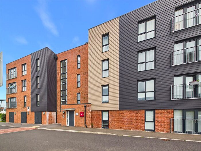 2 Bedroom Flat For Sale In Hobbs Way, Gloucester, Gloucestershire, GL2
