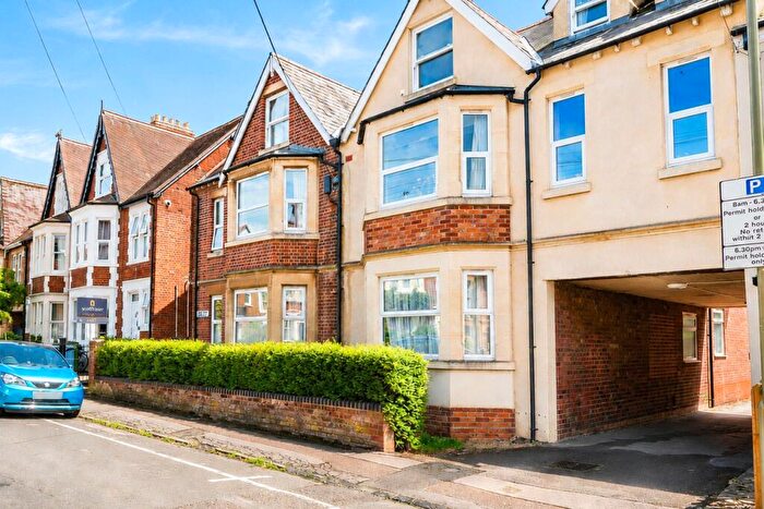1 Bedroom Apartment For Sale In Fairacres Road, Iffley Fields, Oxford, OX4