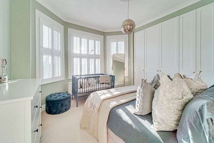 2 Bedroom Flat To Rent In Belmont Avenue, Palmers Green, London, N13