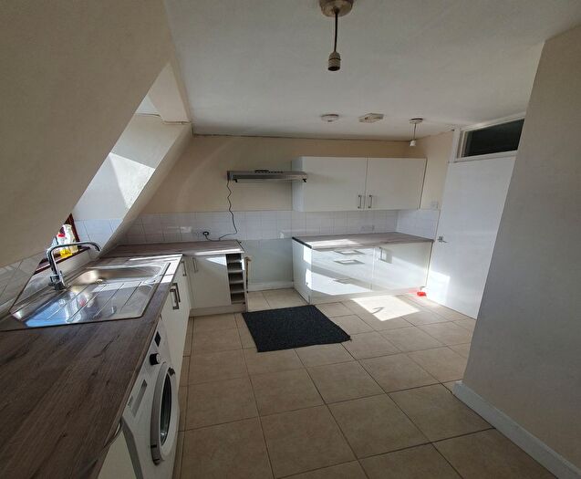 1 Bedroom Flat To Rent In Southall, Middlesex, UB2