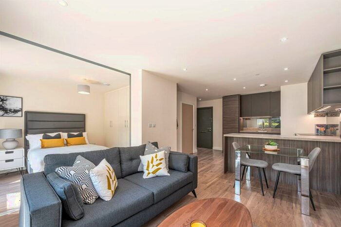 Apartment To Rent In Argent House, Beaufort Square, NW9