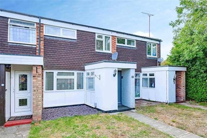2 Bedroom Terraced House For Sale In Birchside, Dunstable, Bedfordshire, LU6