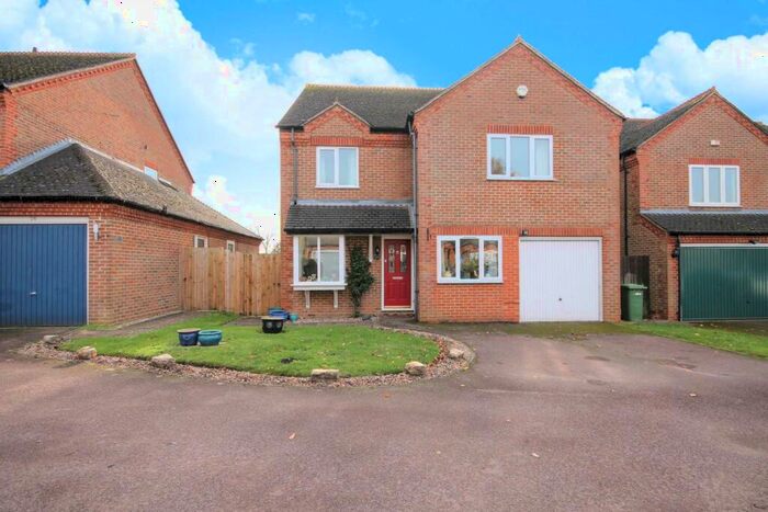 4 Bedroom Detached House To Rent In Pitch Place, Binfield, RG42