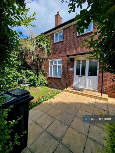 3 Bedroom Semi-Detached House To Rent In Sutton Road, Barking, IG11