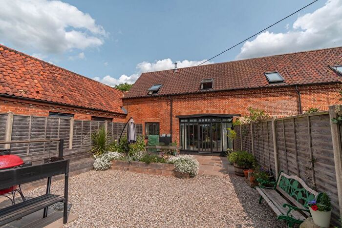 2 Bedroom Barn Conversion For Sale In Fakenham Road, Thursford, NR21