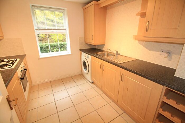 2 Bedroom Flat To Rent In Potters Hollow, Bulwell, Nottingham, NG6