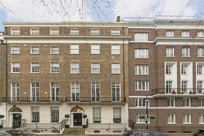 1 Bedroom Flat To Rent In Bryanston Square, London, W1H