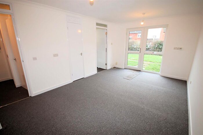 1 Bedroom Flat To Rent In Links Way, Luton, LU2