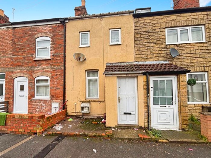 2 Bedroom Terraced House For Sale In Beaufort Street, Gainsborough, DN21