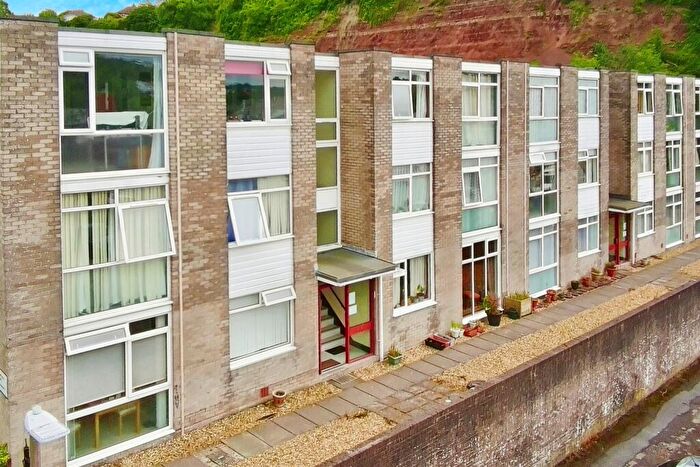 2 Bedroom Apartment To Rent In Bridge Street, Penarth, CF64