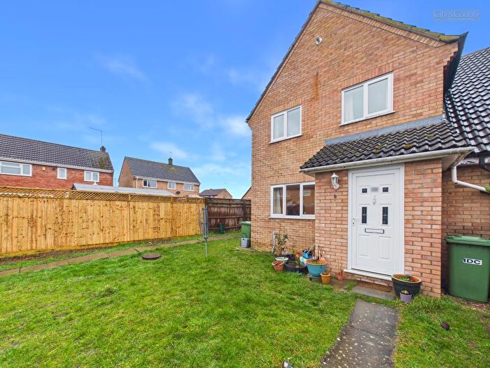 2 Bedroom Cluster House For Sale In Stanch Hill Road, Sawtry, Huntingdon, PE28