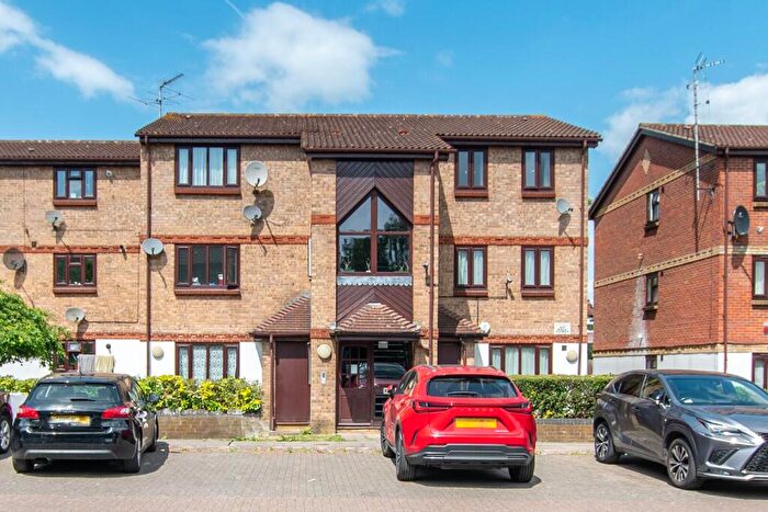 1 Bedroom Flat For Sale In Alliance Close, Wembley, HA0