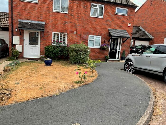 3 Bedroom Link Detached House To Rent In Sheep Croft Hill, Stevenage, SG2