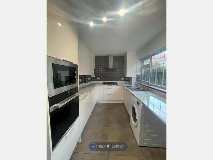 3 Bedroom Terraced House To Rent In Kingston Close, Northolt, UB5