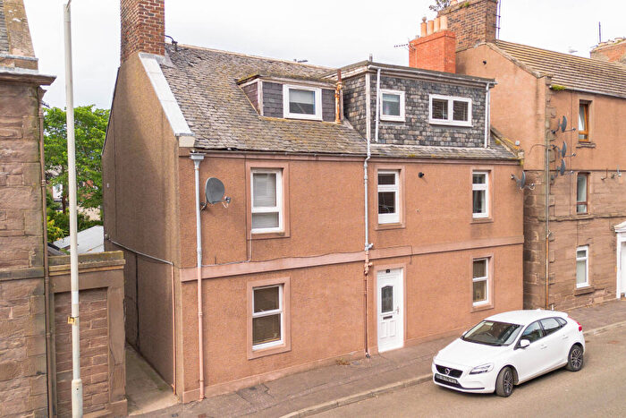 2 Bedroom Maisonette For Sale In Union Street, Montrose, DD10