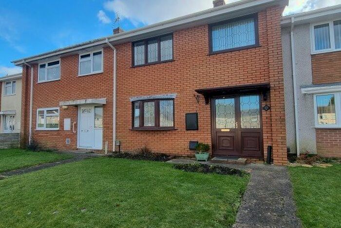 3 Bedroom Property To Rent In Gwalia Close, Abertawe, SA4