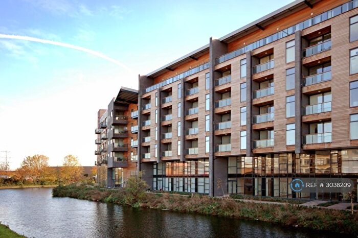 2 Bedroom Flat To Rent In Roach Road, London, E3