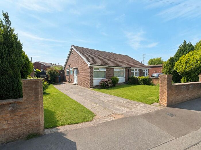 2 Bedroom Semi-detached Bungalow For Sale In Countess Lane, Radcliffe, Manchester, M26