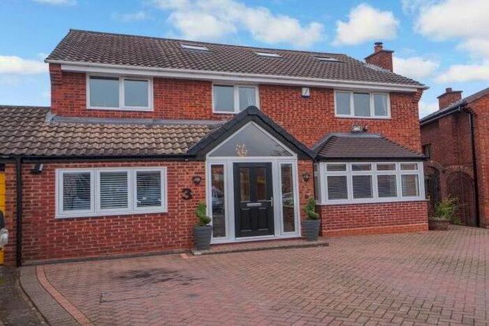 5 Bedroom Property To Rent In Lodge Farm Close, Sutton Coldfield B76