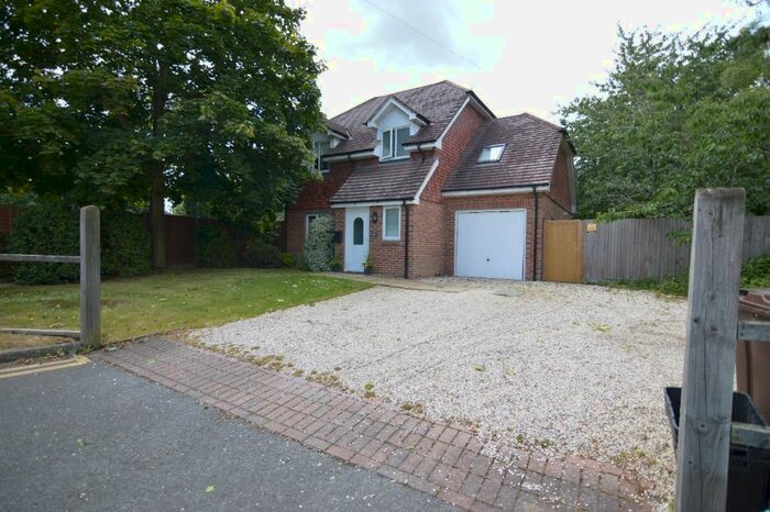 4 Bedroom Detached House To Rent In Gorse Ride North, Finchampstead, RG40