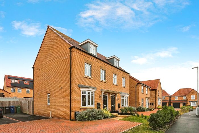 3 Bedroom Semi Detached House For Sale In Chambers Way, Godmanchester, Huntingdon, PE29