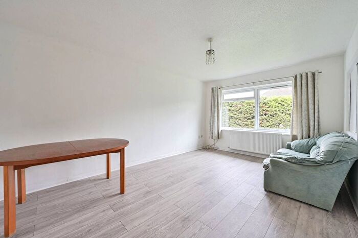 1 Bedroom Flat To Rent In Norman Road, South Wimbledon, London, SW19