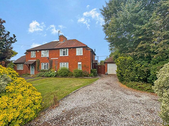 3 Bedroom Semi-detached House For Sale In Bristol Road, Hardwicke, Gloucester, GL2